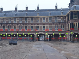 Trimble prisma's gevel Binnenhof